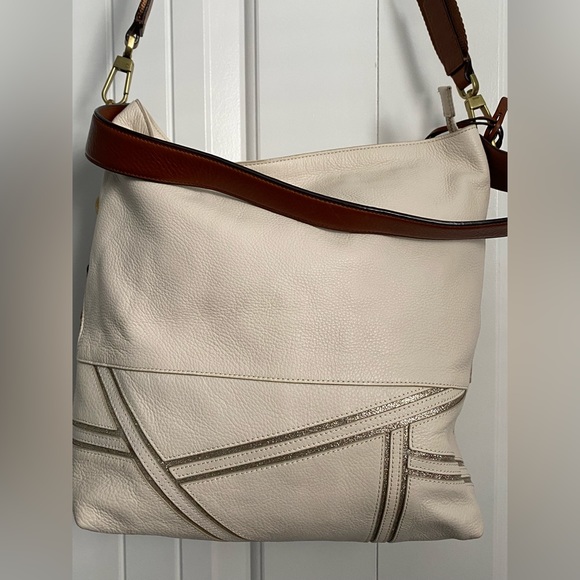 ❌SOLD❌.                Fossil Maya Hobo Vanilla Purse - Picture 3 of 13